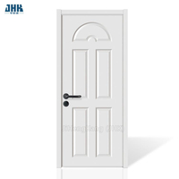 3-панельная дверь с белой грунтовкой и формованной зернистой поверхностью