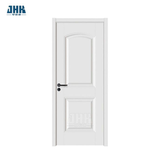 Внутренняя деревянная белая дверь грунтовки