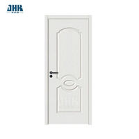 Внутренний дизайн гардероба, белая грунтовка, дверь